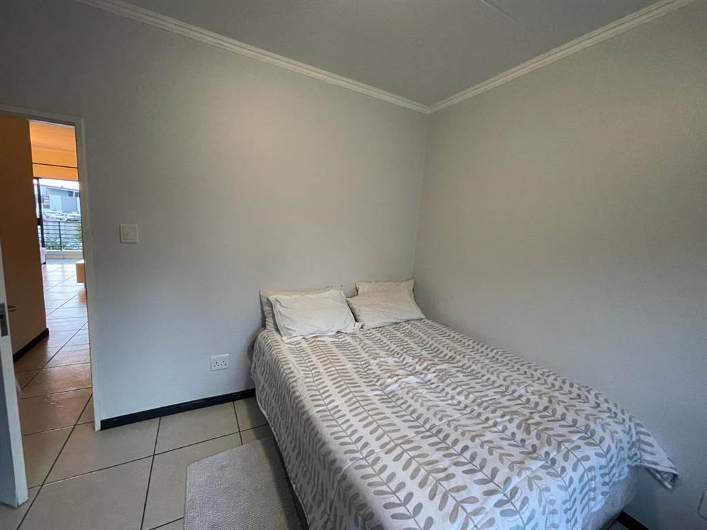 2 Bed Apartment in Fourways photo number 12