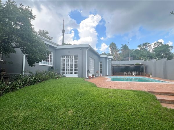 4 Bedroom House 4 Bedroom House