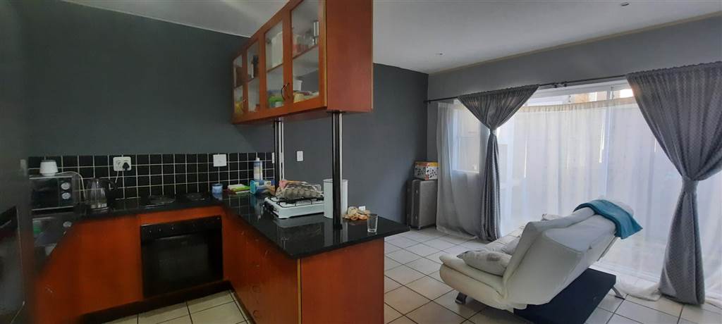 1 Bed Townhouse in Pretoria North photo number 1