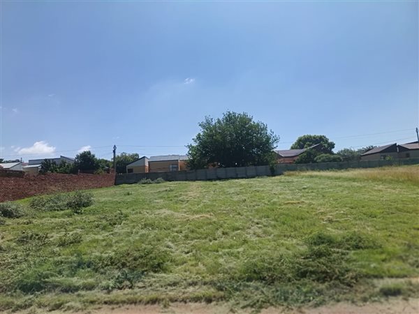 901 m² Land