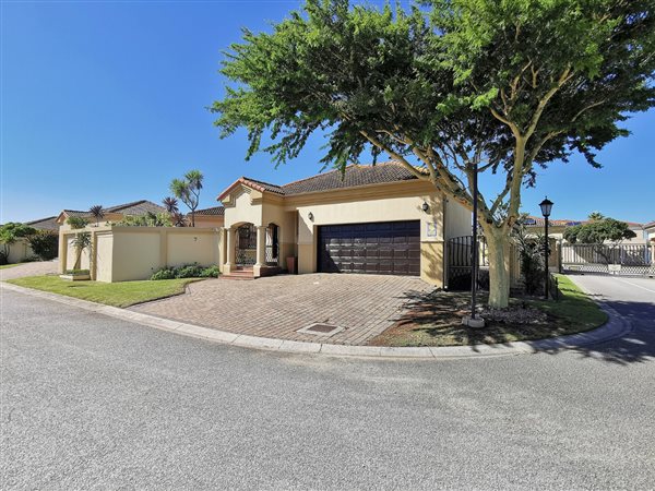 3 Bedroom Townhouse 3 Bedroom Townhouse