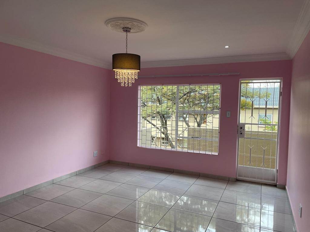 2 Bed Apartment in Protea Park photo number 5