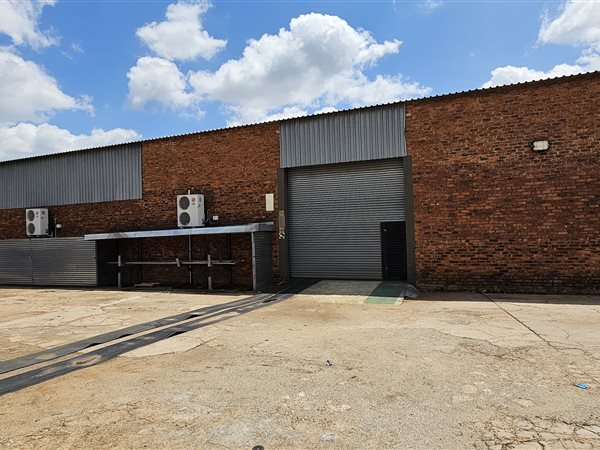 630 m² Industrial space 630 m² Industrial space