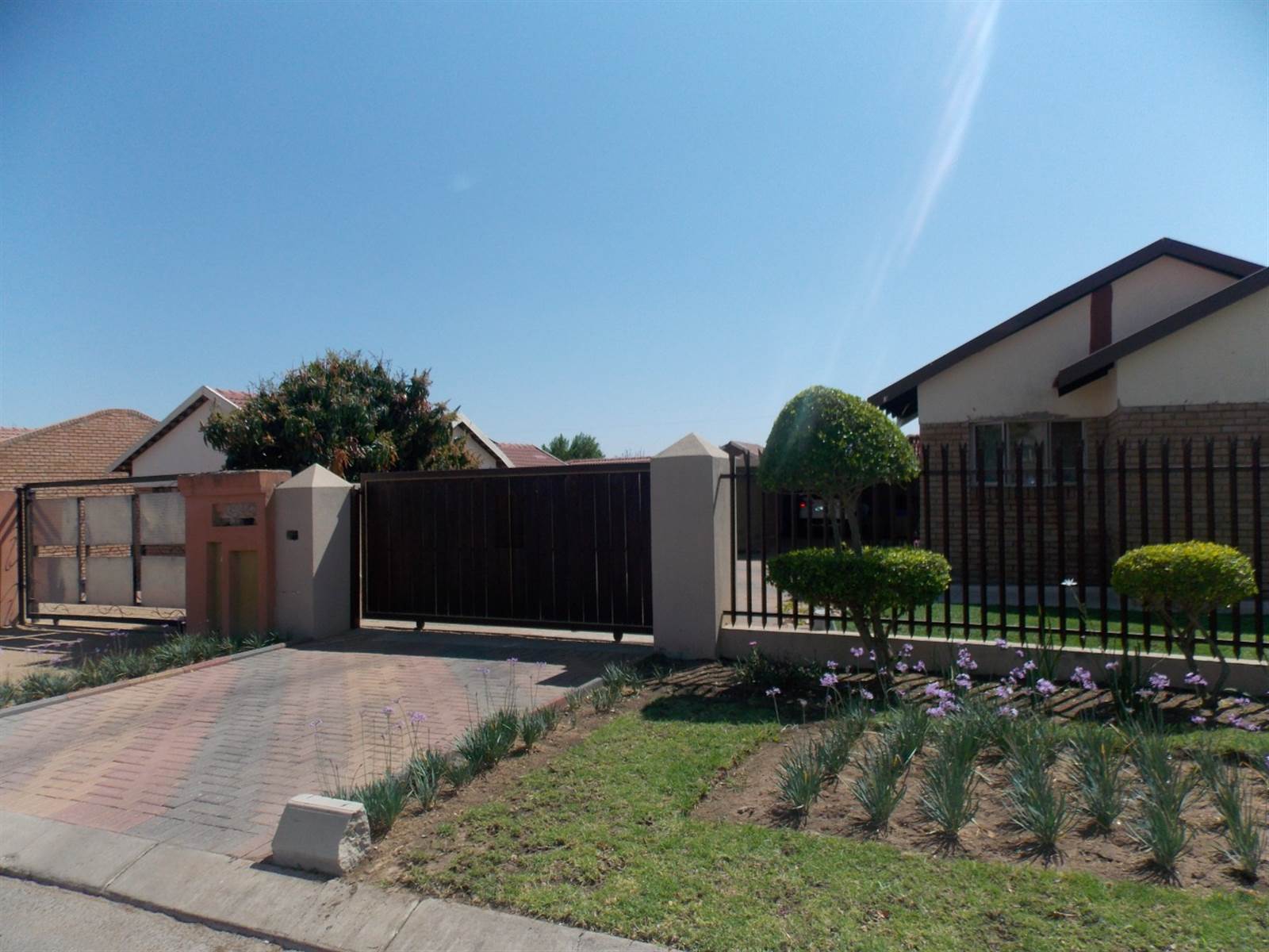 2 Bed House in Seshego photo number 2
