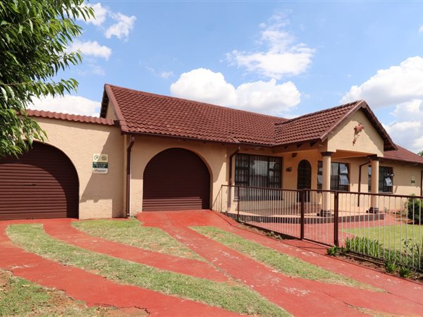 3 Bedroom House 3 Bedroom House