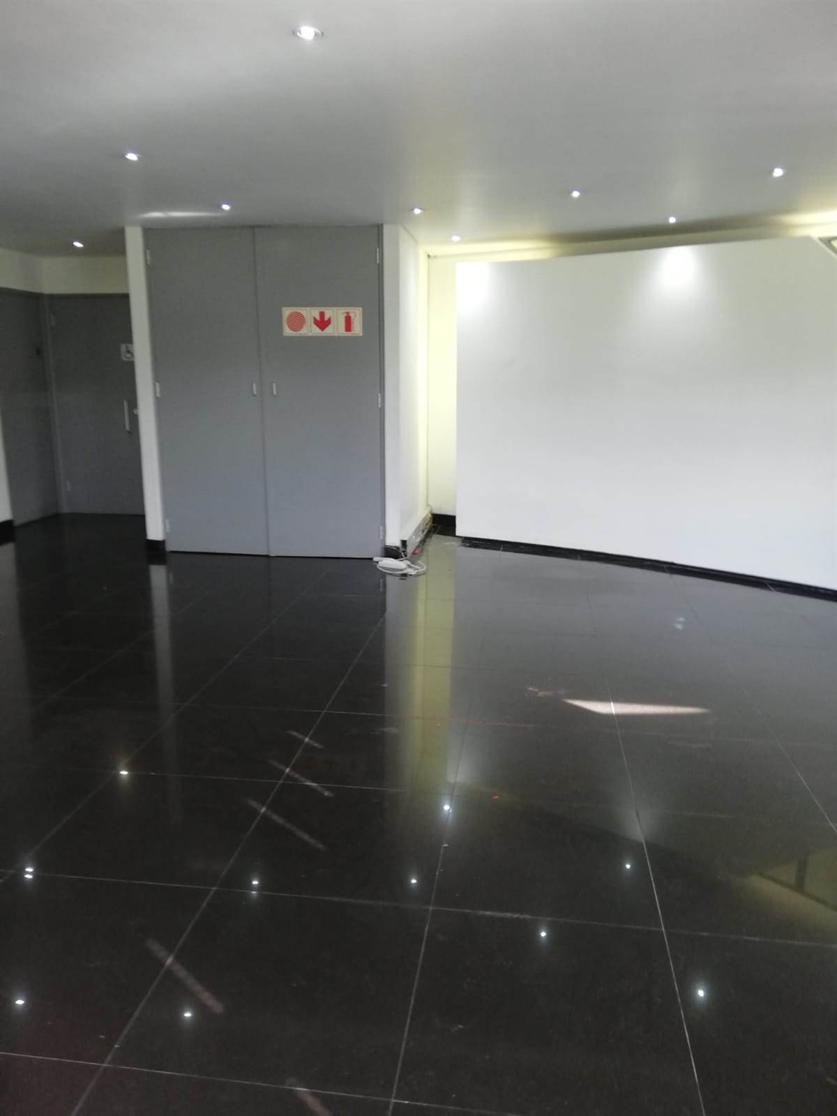 470.41  m² Office Space in Parow Central photo number 14