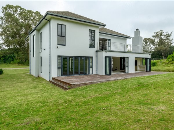 4 Bedroom House 4 Bedroom House