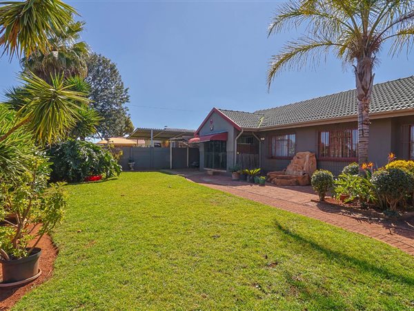 4 Bedroom House 4 Bedroom House