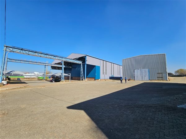 13 251  m² Industrial space