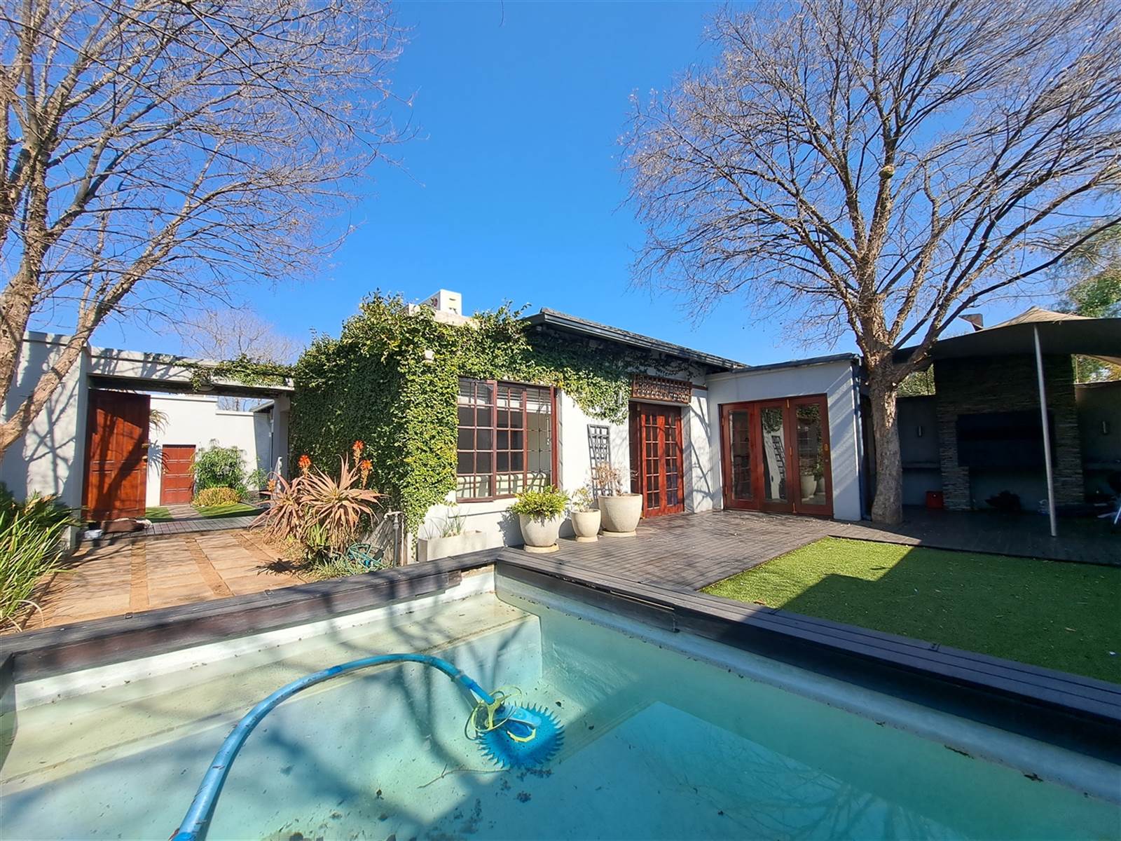 3 Bed House in Parkhurst photo number 1