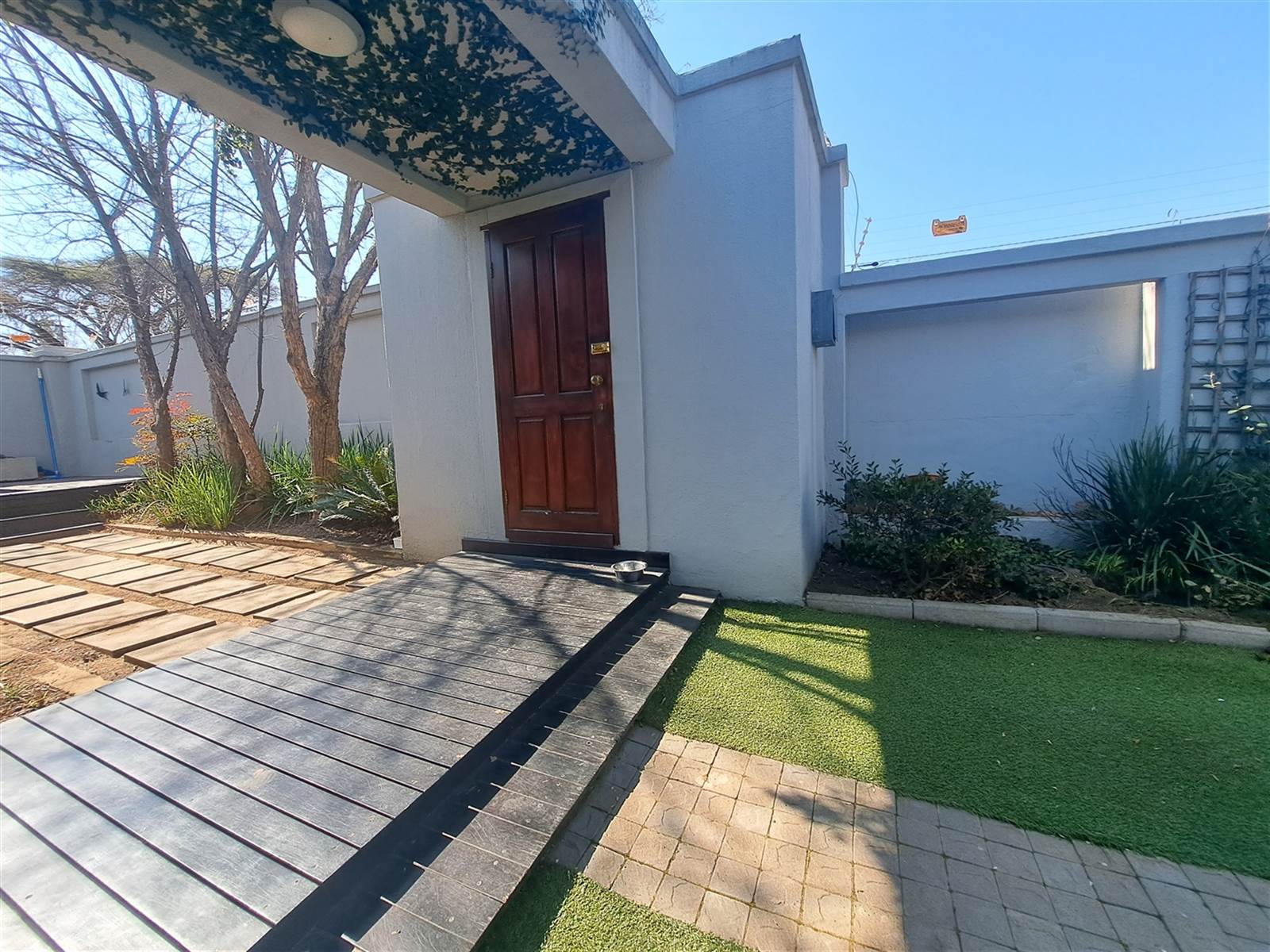 3 Bed House in Parkhurst photo number 2