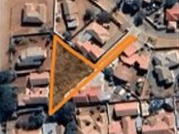 744 m² Land 744 m² Land
