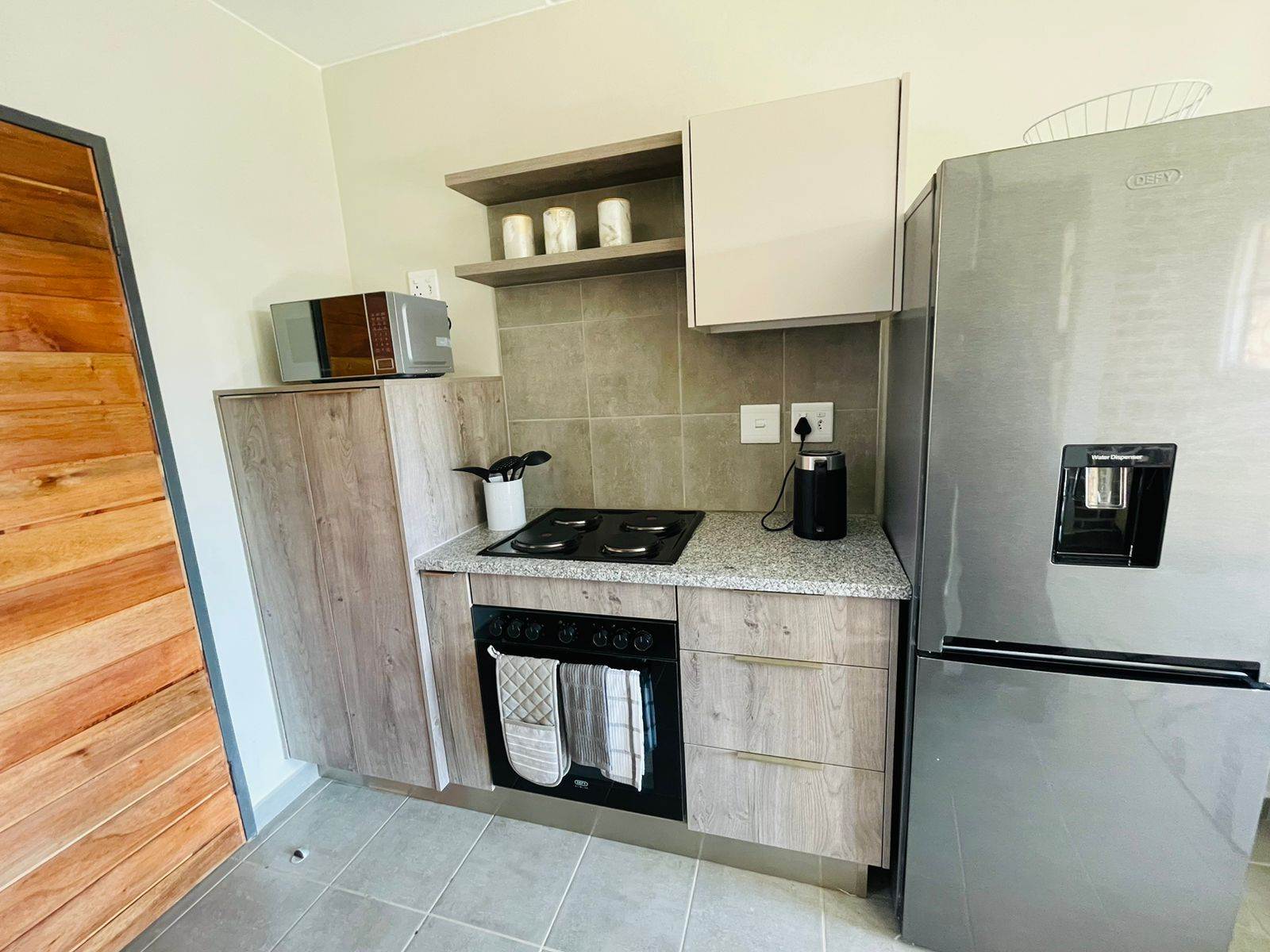 2 Bed Apartment in Atteridgeville photo number 2
