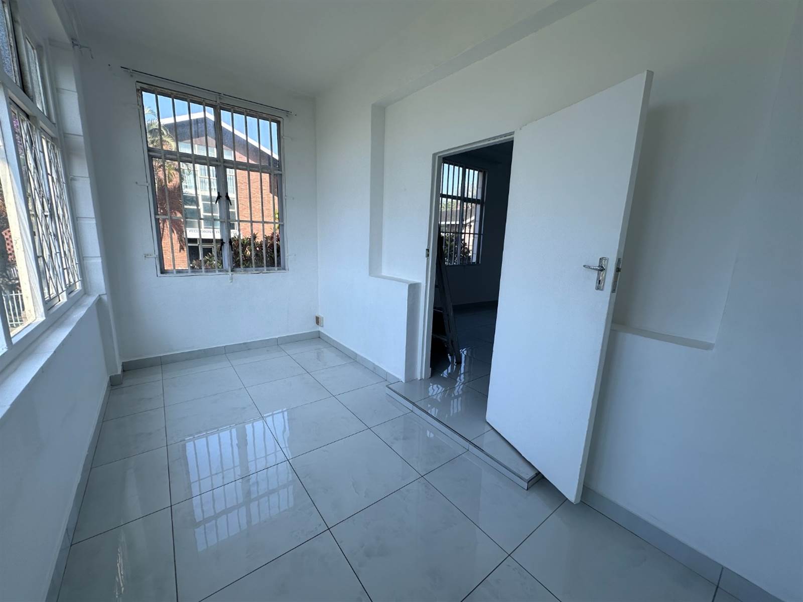 1.5 Bed Apartment in Musgrave photo number 13