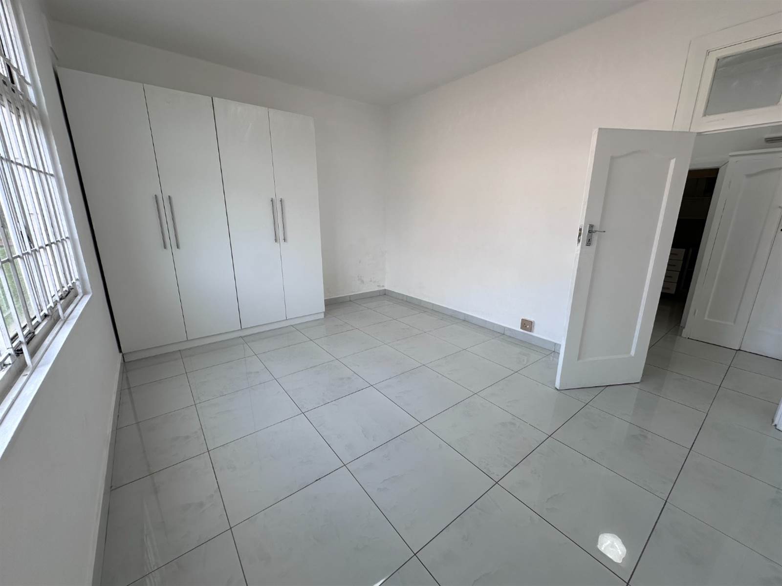 1.5 Bed Apartment in Musgrave photo number 15