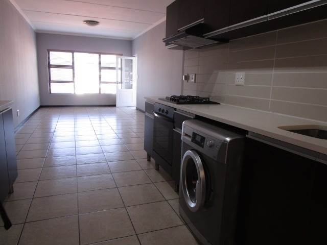 2 Bed Apartment in Greenstone Gate photo number 2