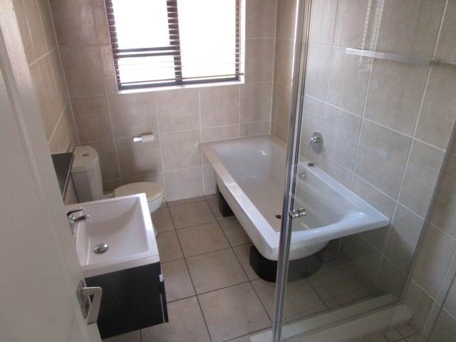 2 Bed Apartment in Greenstone Gate photo number 12