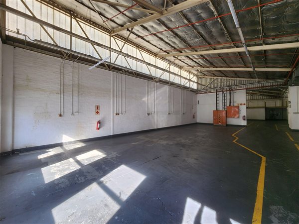 660  m² Industrial space