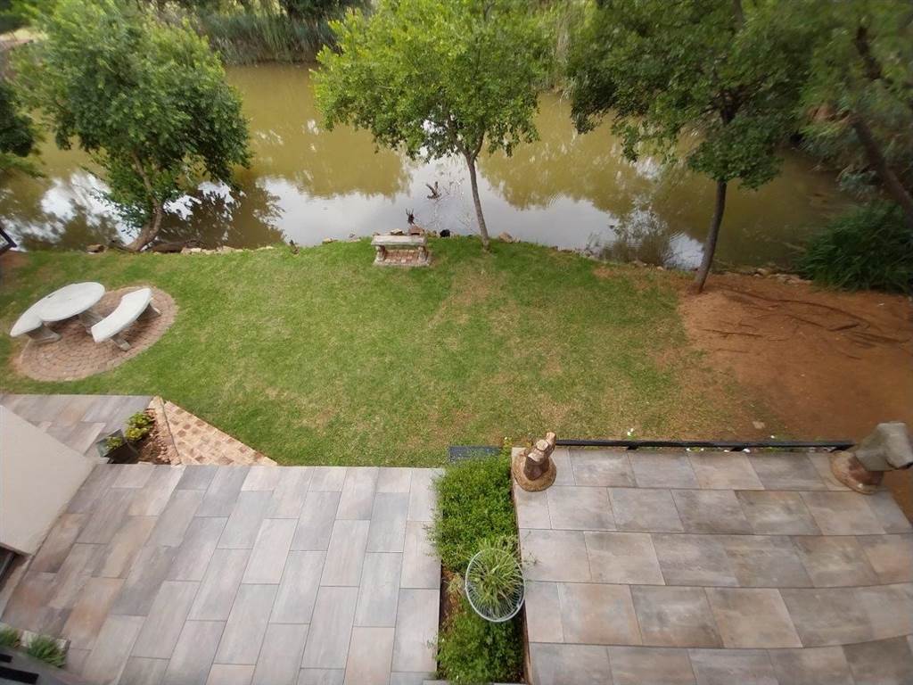 3 Bed Townhouse in Hartbeespoort Dam photo number 29
