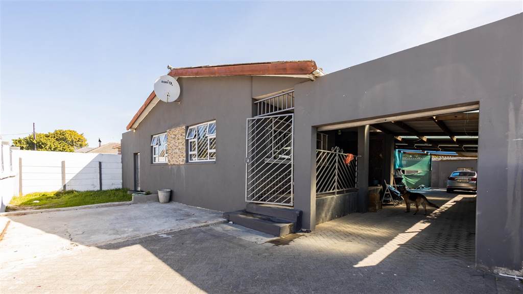 5 Bed House for sale in Elsies River T4606807 Private Property
