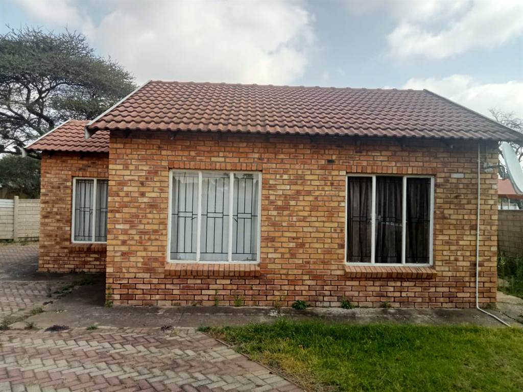 3 Bed House in Penina Park photo number 2