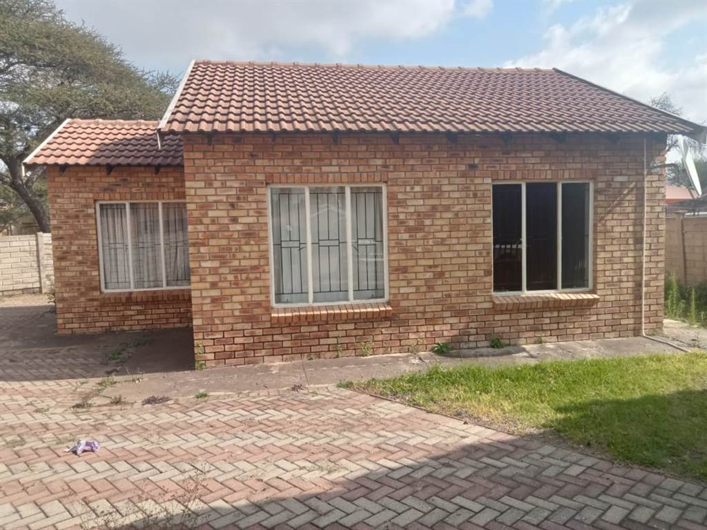 3 Bed House in Penina Park photo number 1