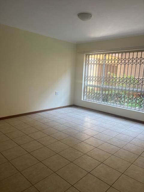 2 Bed Apartment in Groenkloof photo number 1