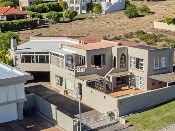 8 Bedroom House 8 Bedroom House