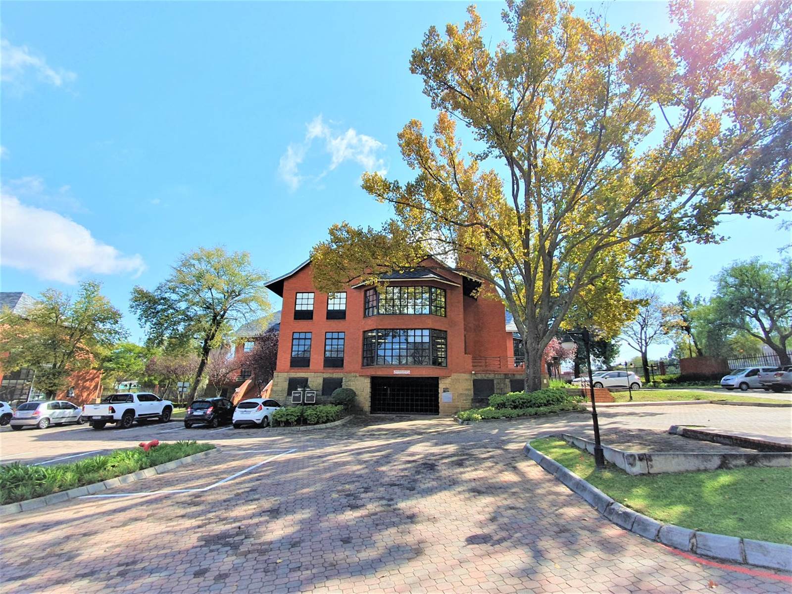 396  m² Office Space in Bryanston photo number 2