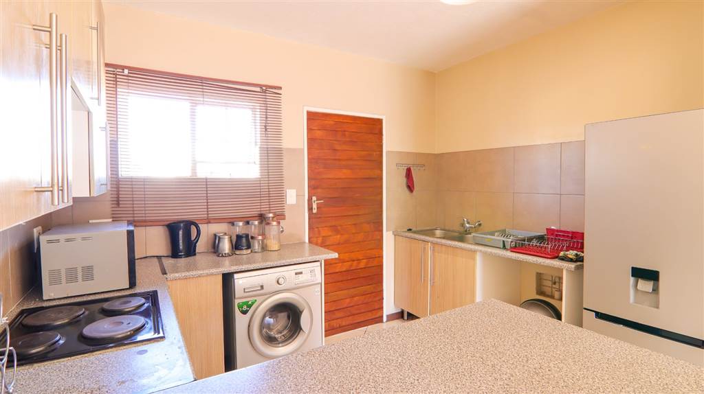 2 Bed Apartment in Monavoni photo number 3