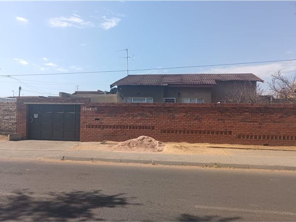 2 Bedroom House 2 Bedroom House