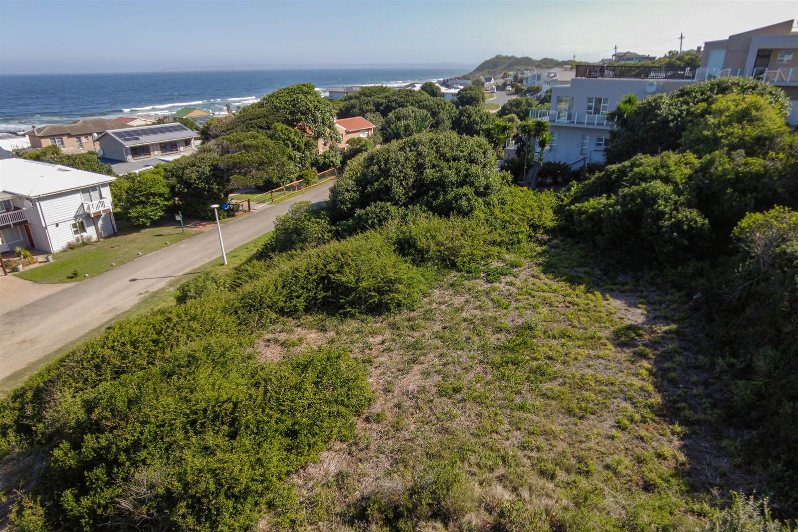 1045 m² Land available in Pienaarstrand photo number 4
