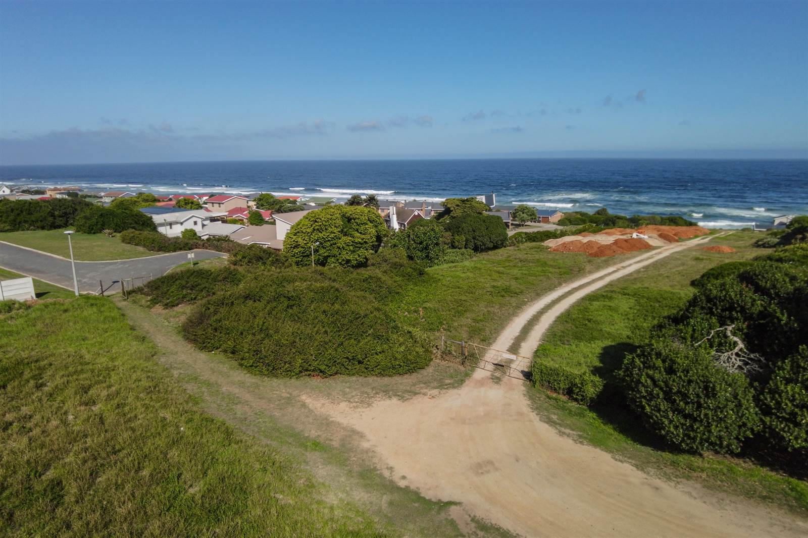 1045 m² Land available in Pienaarstrand photo number 1