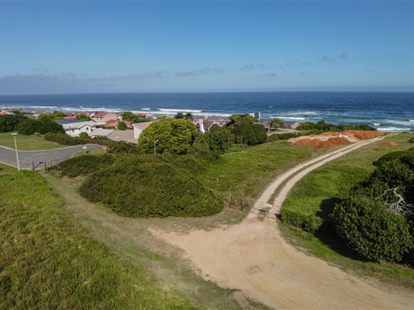 1045 m² Land available in Pienaarstrand