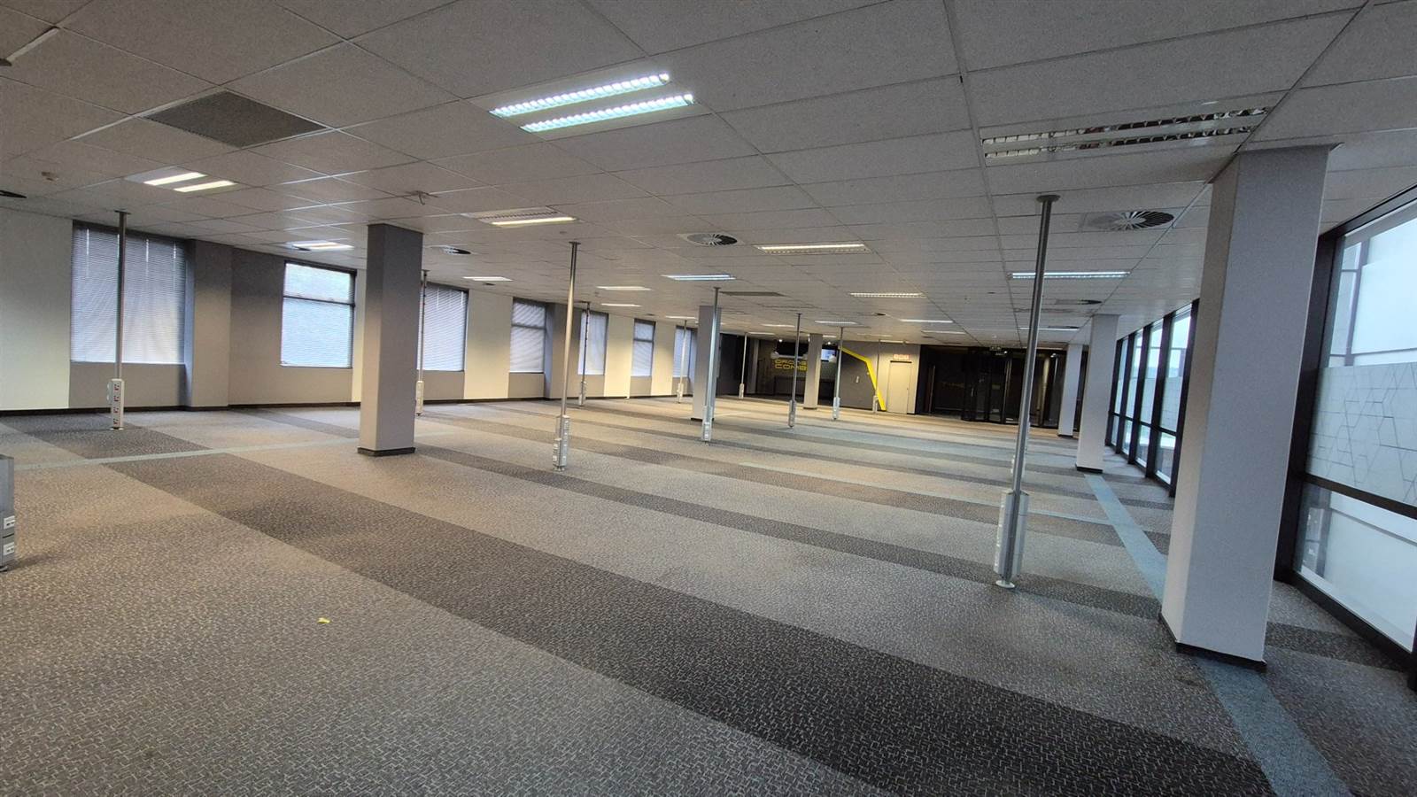 1823  m² Office Space in Menlyn photo number 22