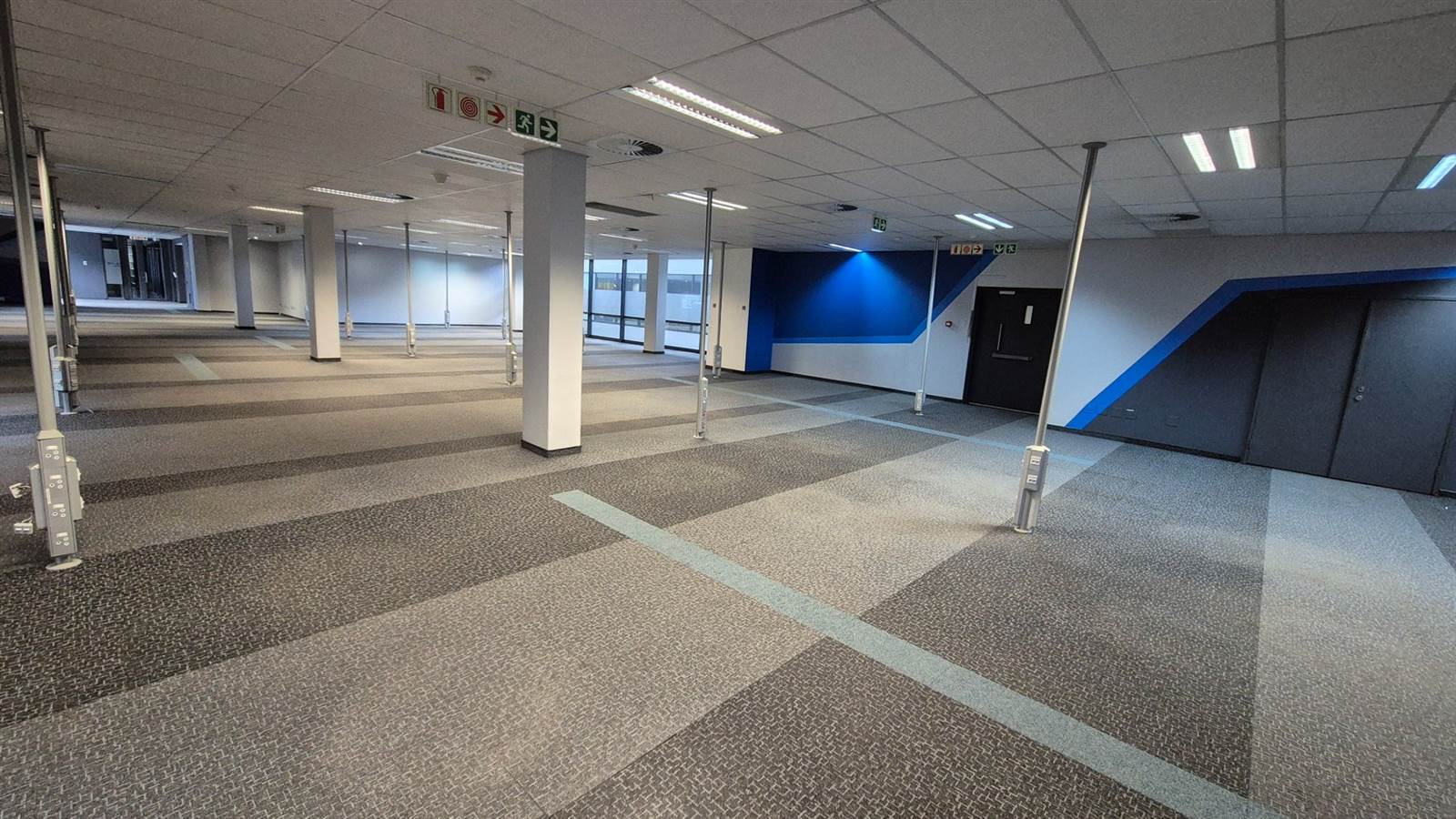 1823  m² Office Space in Menlyn photo number 14