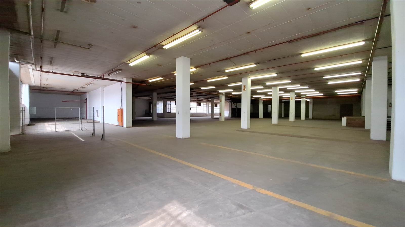 2490  m² Industrial space in Wynberg photo number 2