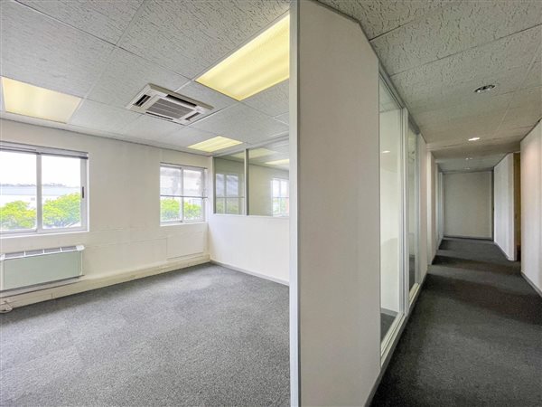 180  m² Office Space