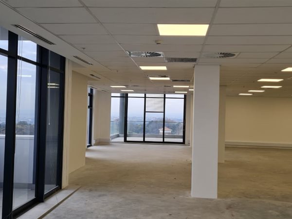 211  m² Office Space