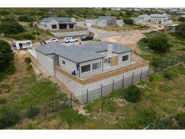 520 m² Land available in Reebok
