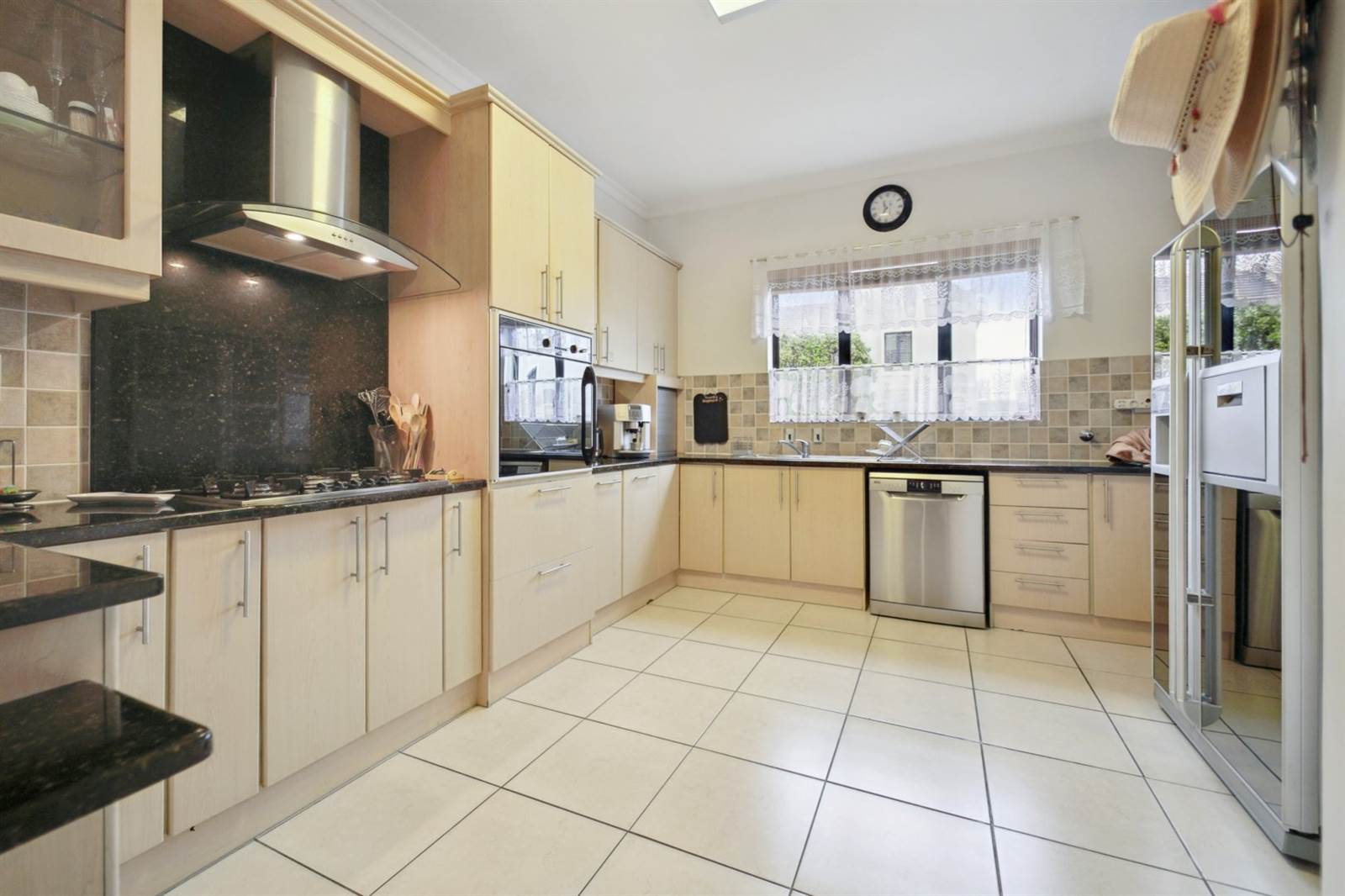 4 Bed House in Plattekloof photo number 8