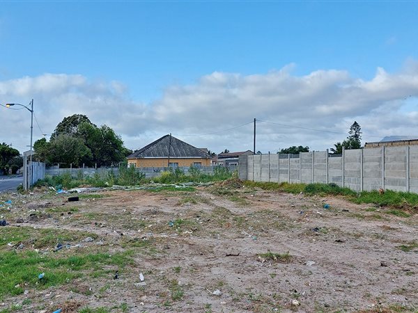 566 m² Land