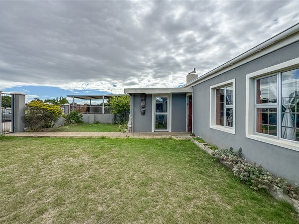 3 Bedroom House 3 Bedroom House