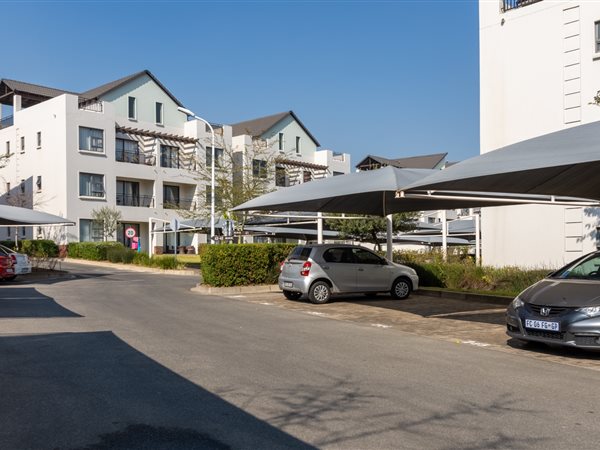 2 Bed Apartment in Dainfern