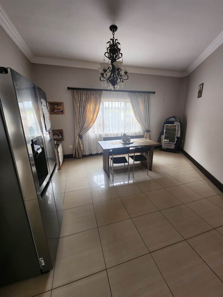 5 Bed House in Erasmia photo number 8