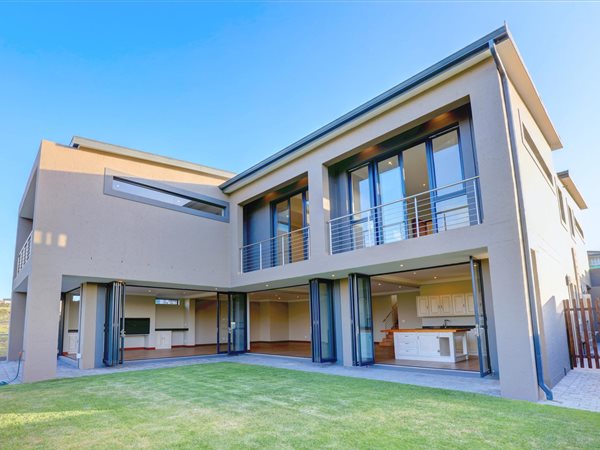 4 Bedroom House 4 Bedroom House