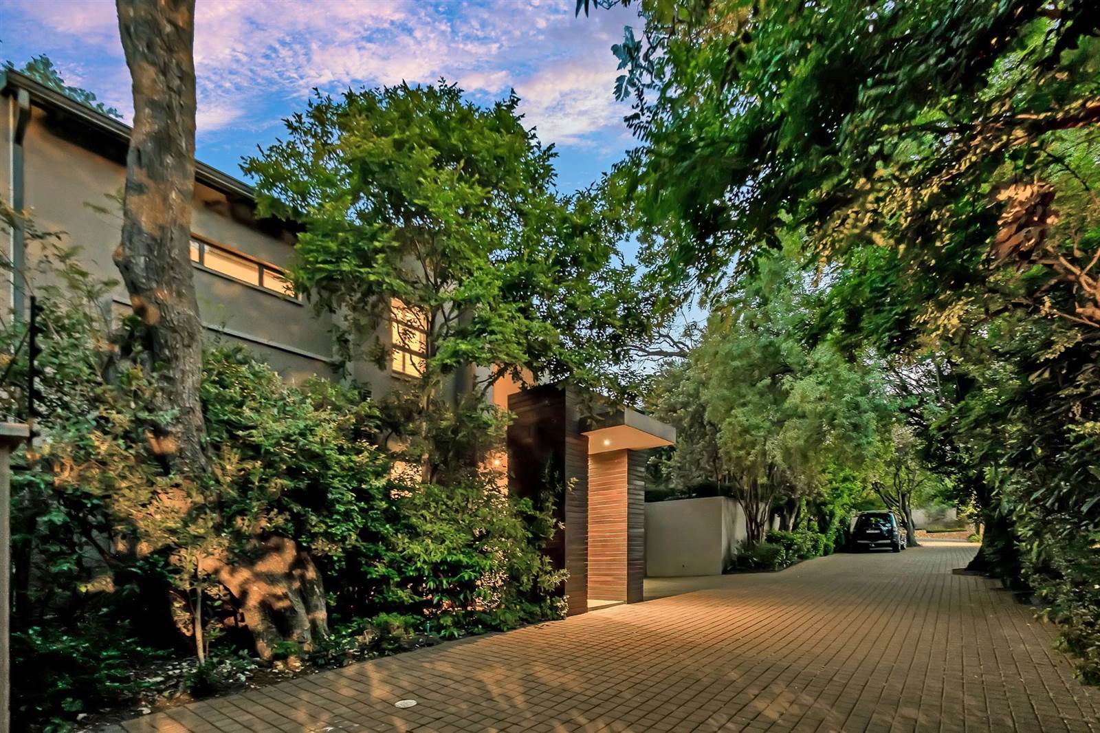 5 Bed House in Parktown North photo number 22