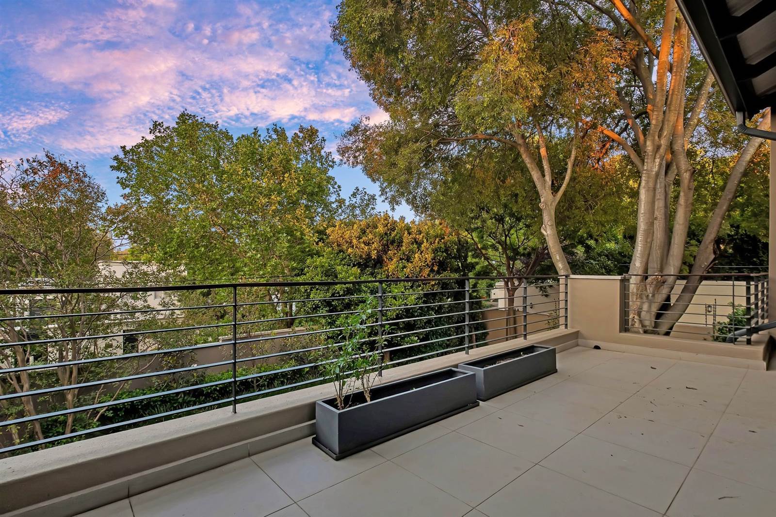 5 Bed House in Parktown North photo number 18