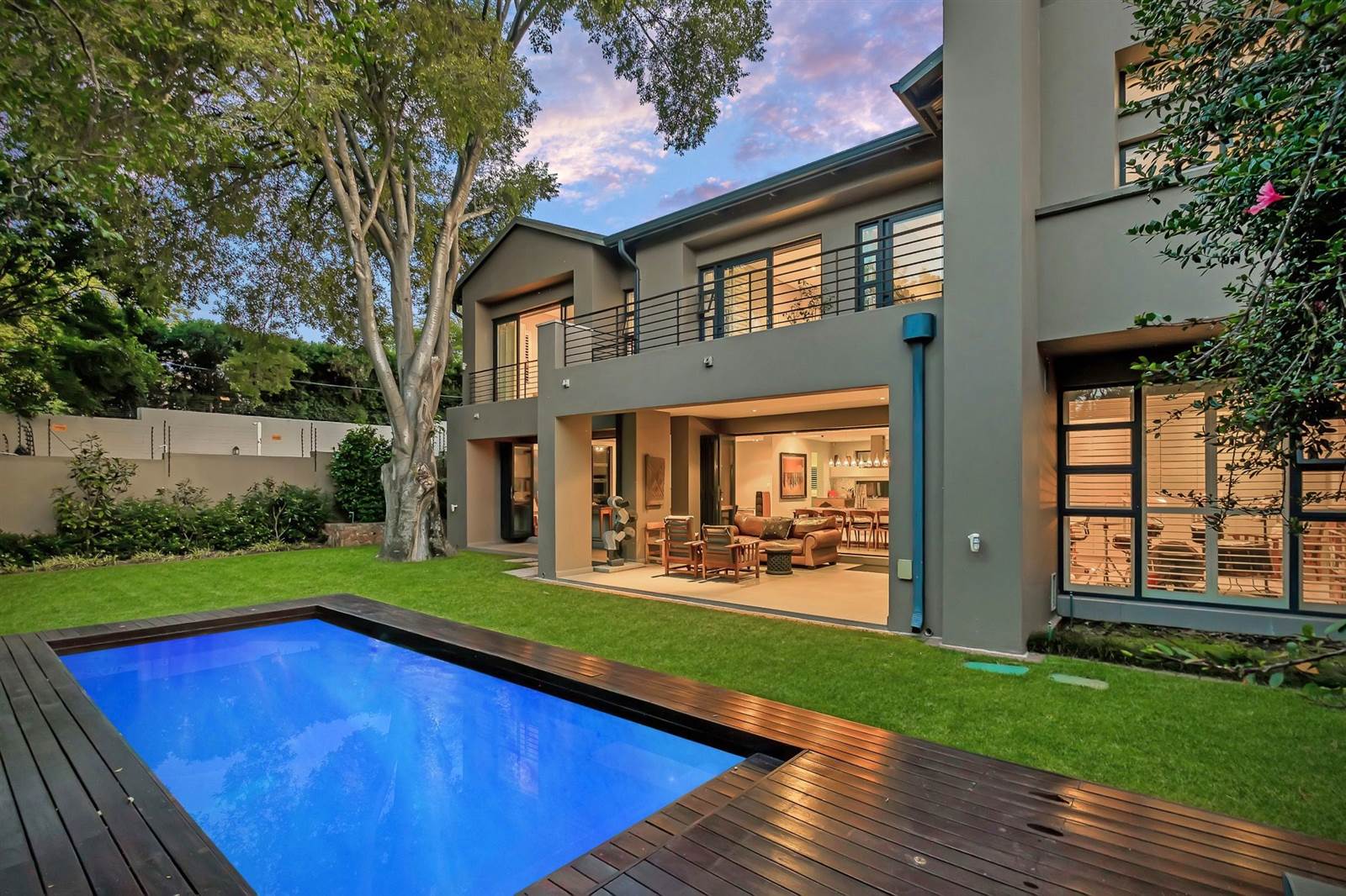 5 Bed House in Parktown North photo number 28