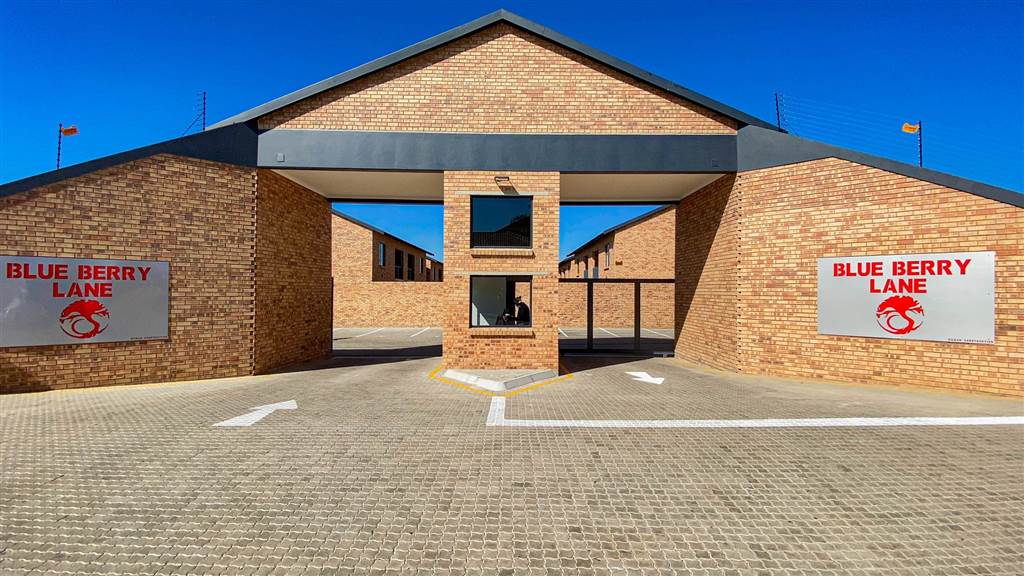 3 Bed Townhouse for sale in Newmarket Park T4417460 Private Property